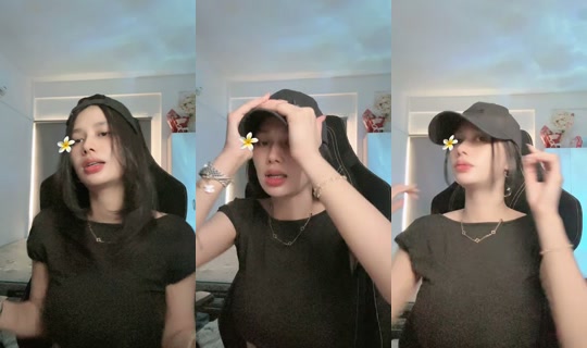 adorenadea TikTok Live — Aug 1, 2026, 2:11 AM