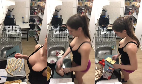 ange_elleof TikTok Live — Aug 1, 2026, 7:17 PM