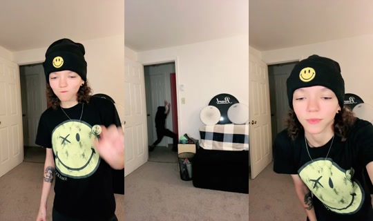 ayesmallz TikTok Live — Aug 22, 2026, 2:26 AM