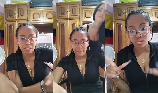 chel1iss._ TikTok Live — Aug 21, 2026, 4:01 PM