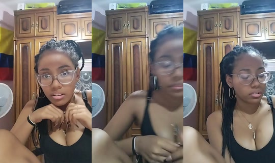 chel1iss._ TikTok Live — Aug 22, 2026, 10:02 PM