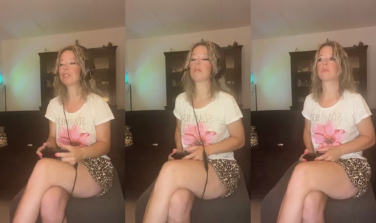 dollychantie TikTok Live — Jul 31, 2026, 8:17 PM