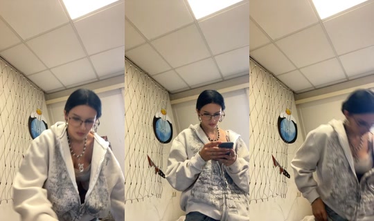 e_033xxx TikTok Live — Aug 30, 2026, 12:18 PM
