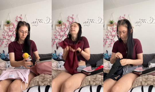 elly187erz TikTok Live — Aug 21, 2026, 10:34 AM