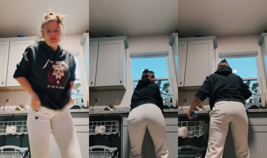 kapriisunzz TikTok Live — Aug 12, 2026, 3:00 AM