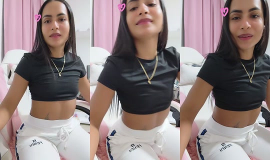 karolinillidge TikTok Live — Jul 14, 2026, 1:33 AM