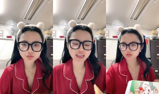 kim_10_02 TikTok Live — Aug 1, 2026, 11:04 PM