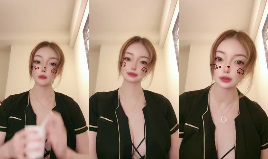 mei02380 TikTok Live — Aug 25, 2026, 11:19 AM
