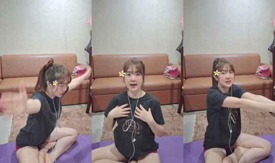 moeyleeakumo TikTok Live — Aug 3, 2026, 4:42 PM