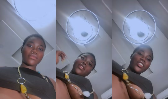 moma5445 TikTok Live — Aug 22, 2026, 10:44 PM