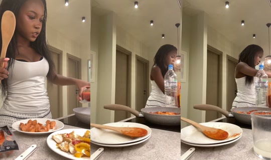 naezomis TikTok Live — Aug 18, 2026, 6:34 PM