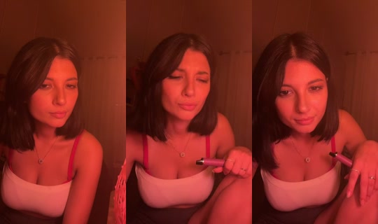 official_iride_ TikTok Live — Aug 15, 2026, 2:44 AM