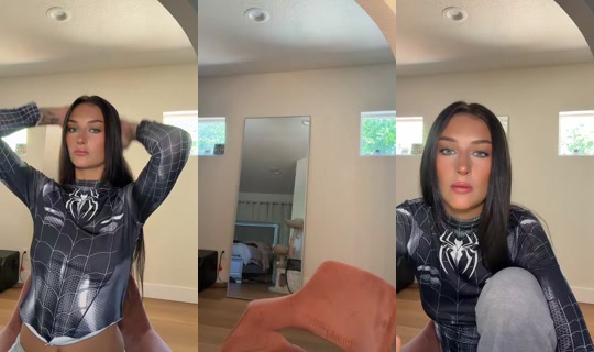 pinkdoorbel TikTok Live — Jul 30, 2026, 6:54 PM