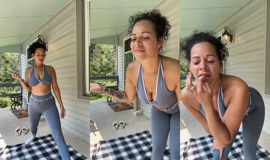 prettyylilly TikTok Live — Aug 10, 2026, 4:39 PM