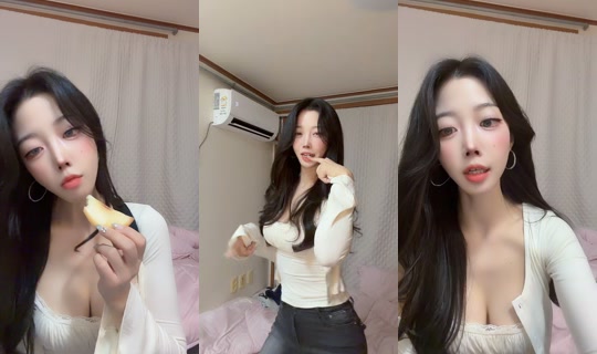 pweeu TikTok Live — Sep 14, 2026, 10:49 AM
