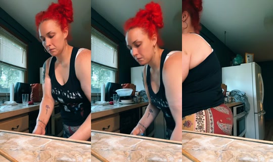 redqueen3389 TikTok Live — Aug 31, 2026, 2:14 PM