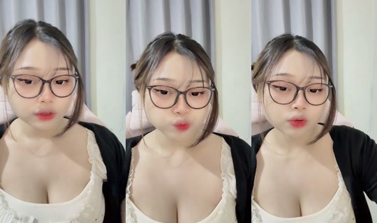 rifkhaaaaaa TikTok Live — Aug 15, 2026, 7:59 PM