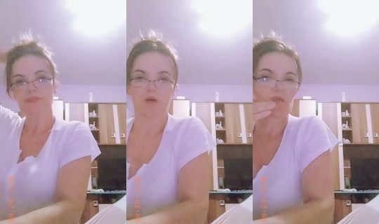 taniarusu TikTok Live — Aug 1, 2026, 6:42 PM